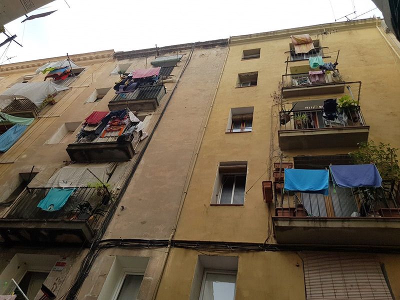 Partially restored flat of 50 m2 in Ciutat Vella, Raval