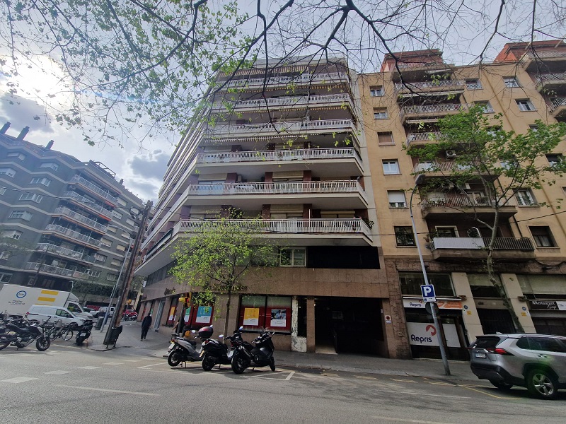 Oportunidad de cómoda plaza de parking en zona Sagrada Familia.