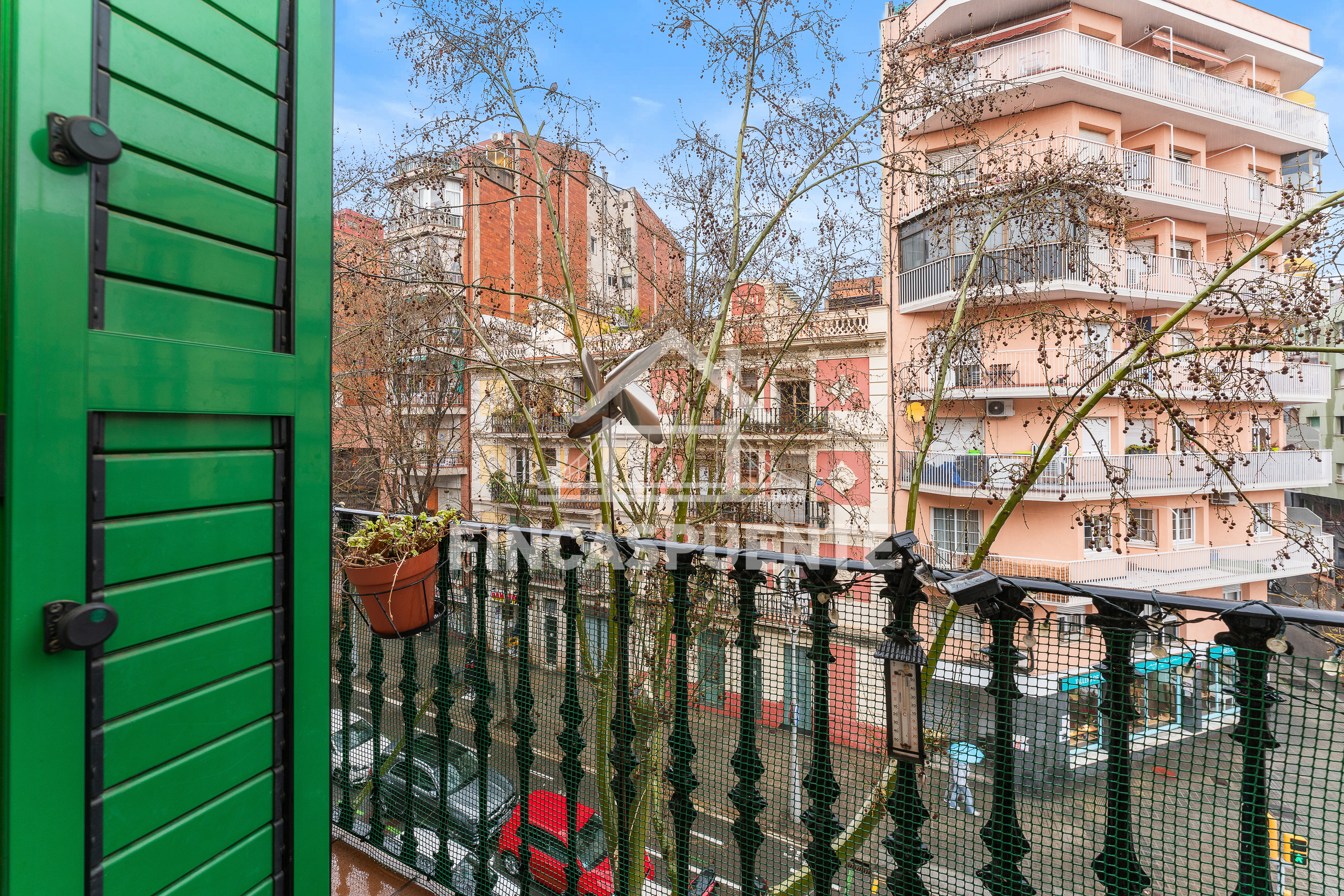 Magnífico piso con encanto en finca del 1901 en Carrer de Provença.