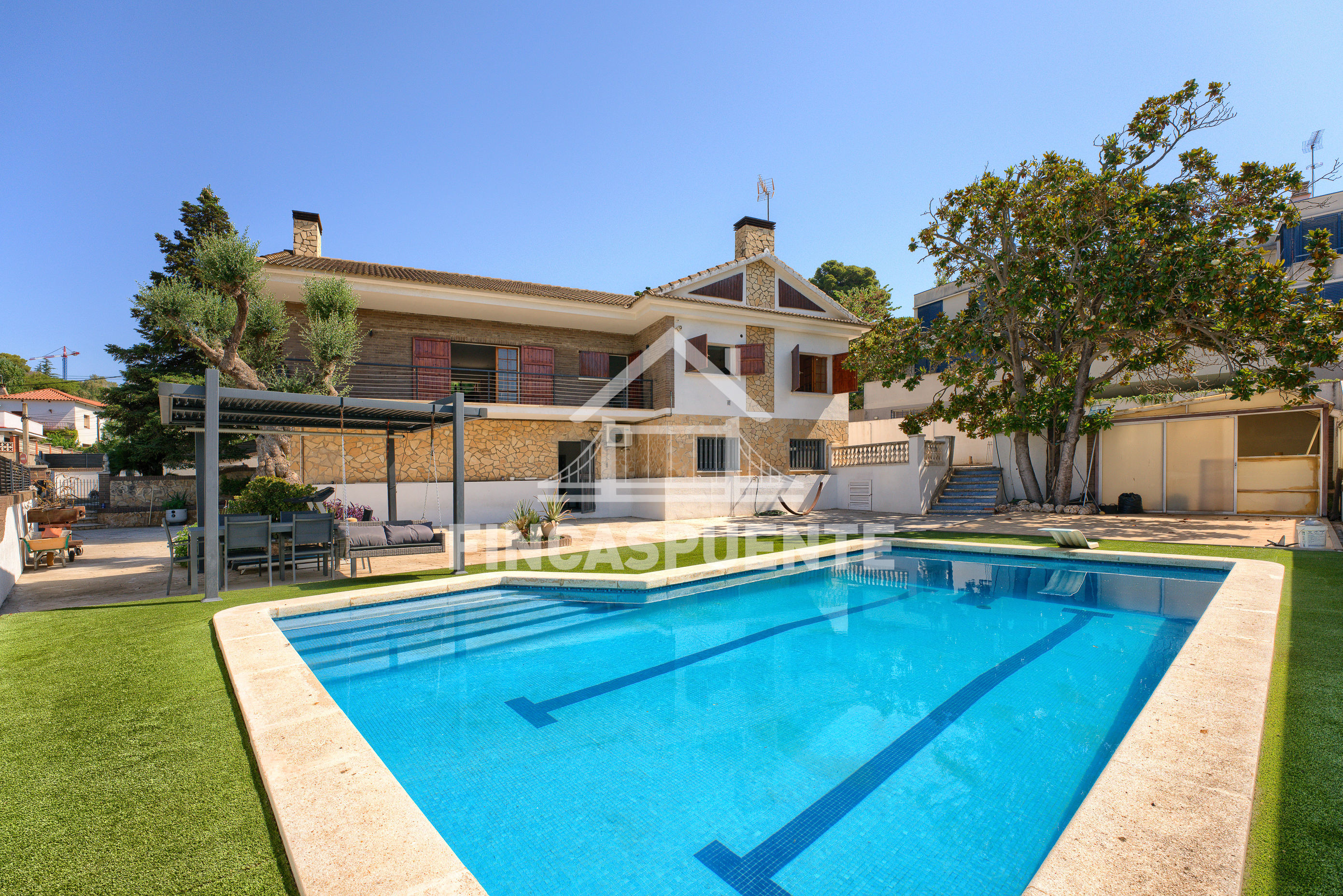 Espectacular casa cuatro vientos en Tiana, Maresme con piscina, porche y gran parcela